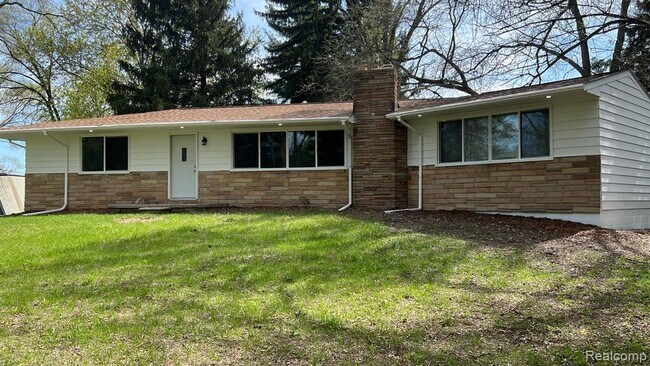 Building Photo - 21080 24 Mile Rd