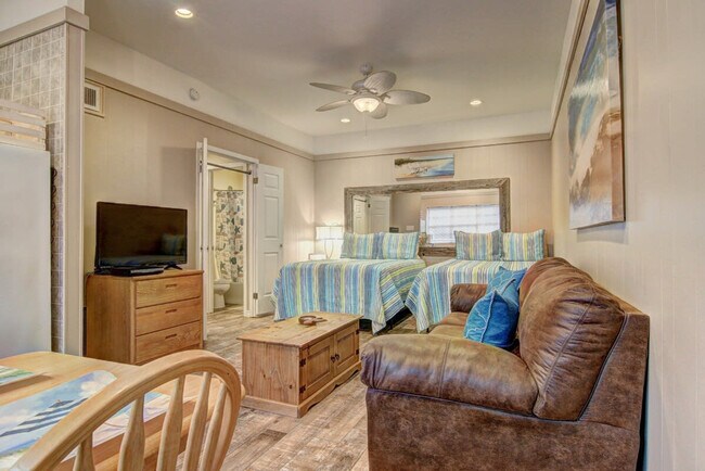 Foto del edificio - 704 Island Retreat Ct