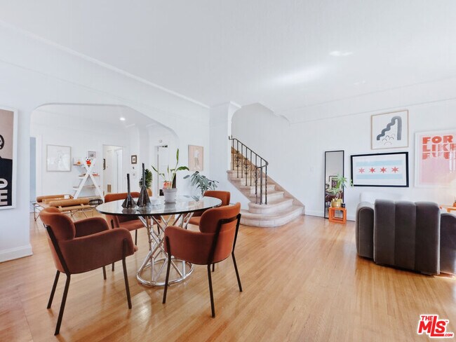 Foto del edificio - 934 N Harper Ave