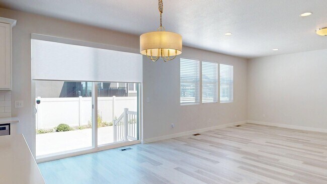 Building Photo - Fabulous 5-Bedroom Corner House with Large Yard