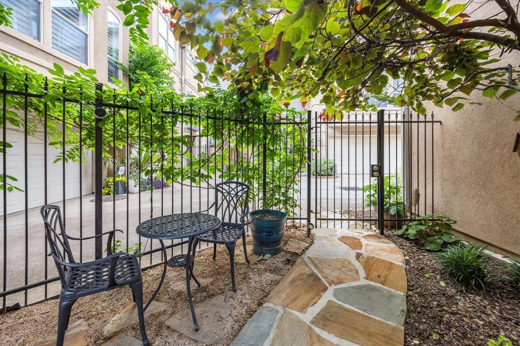 Foto principal - 107 Detering St