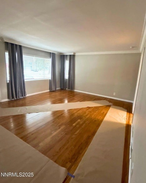 Foto del edificio - 320 W Plumb Ln