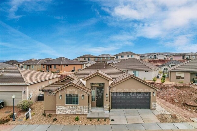 Building Photo - 2261 Tonaquint Dr