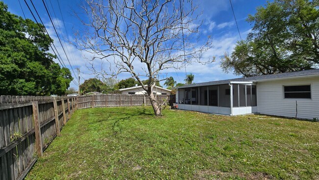 Building Photo - Adorable Melbourne Home located Near Sarno...
