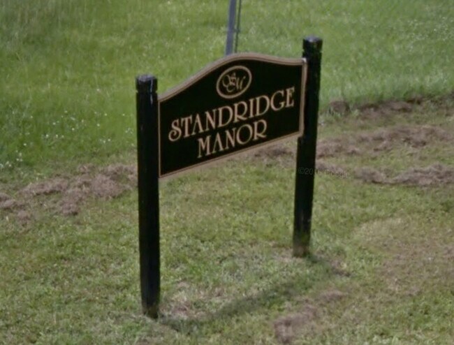 Building Photo - Single Family Standridge manor