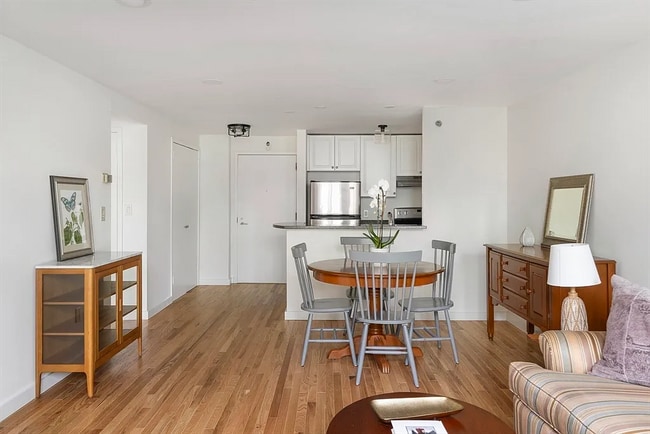 Building Photo - 42 8th St