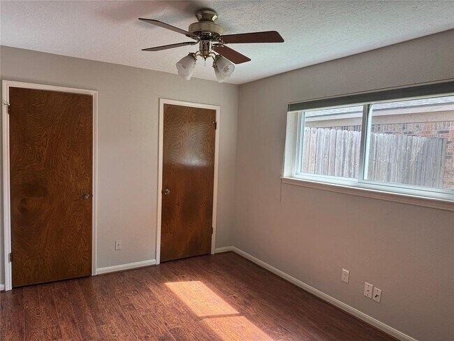 Foto del edificio - 16407 Havenhurst Dr