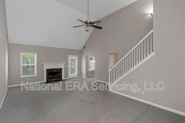 Foto del edificio - 355 Long Creek Dr