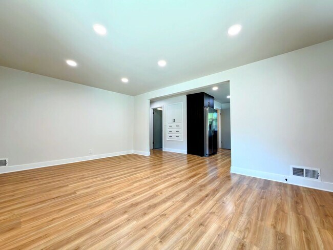Foto del edificio - 1023 E Millbert Ave