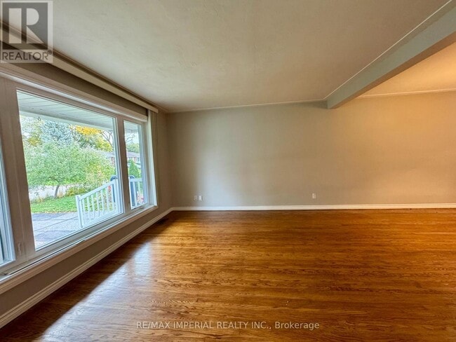 Building Photo - 30 Ivordale Crescent