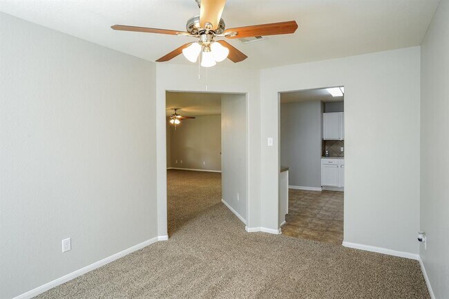 Building Photo - 3135 Thicket Path Way