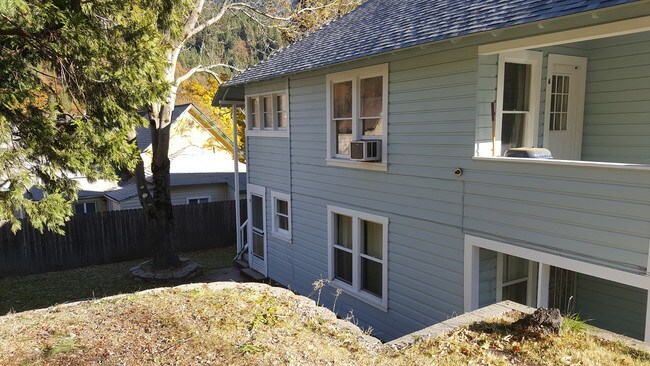 Building Photo - 5518 Shasta Ave