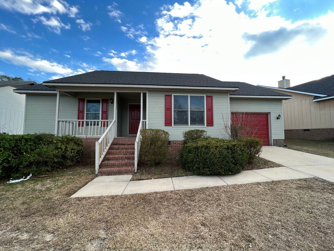 5725 Randleman St, Fayetteville, NC 28304 House Rental in