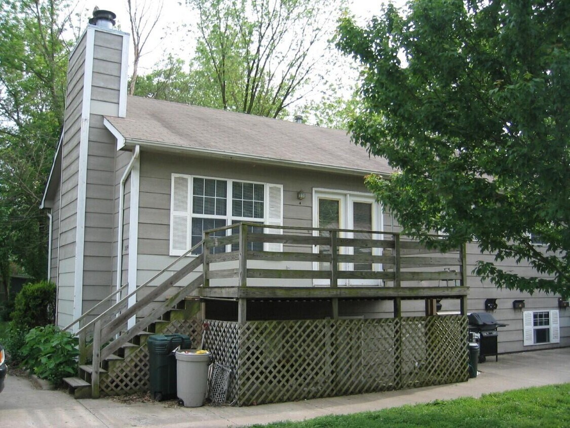 209 St Joseph St Unit D, Columbia, MO 65201 Condo for Rent in