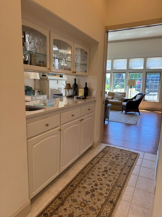 Building Photo - 4bd/4ba Kirkland House