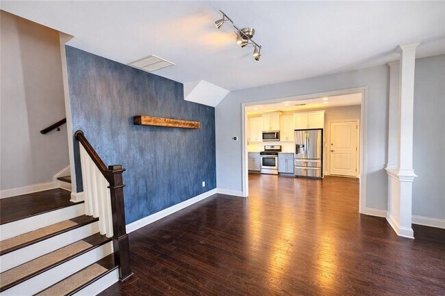 Foto del edificio - 821 Westmoreland Circle Northwest