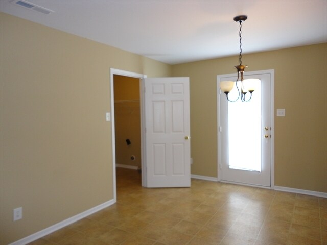 Building Photo - 1229 Oak Hill Lane