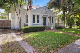 Building Photo - 1835 SW 11th St