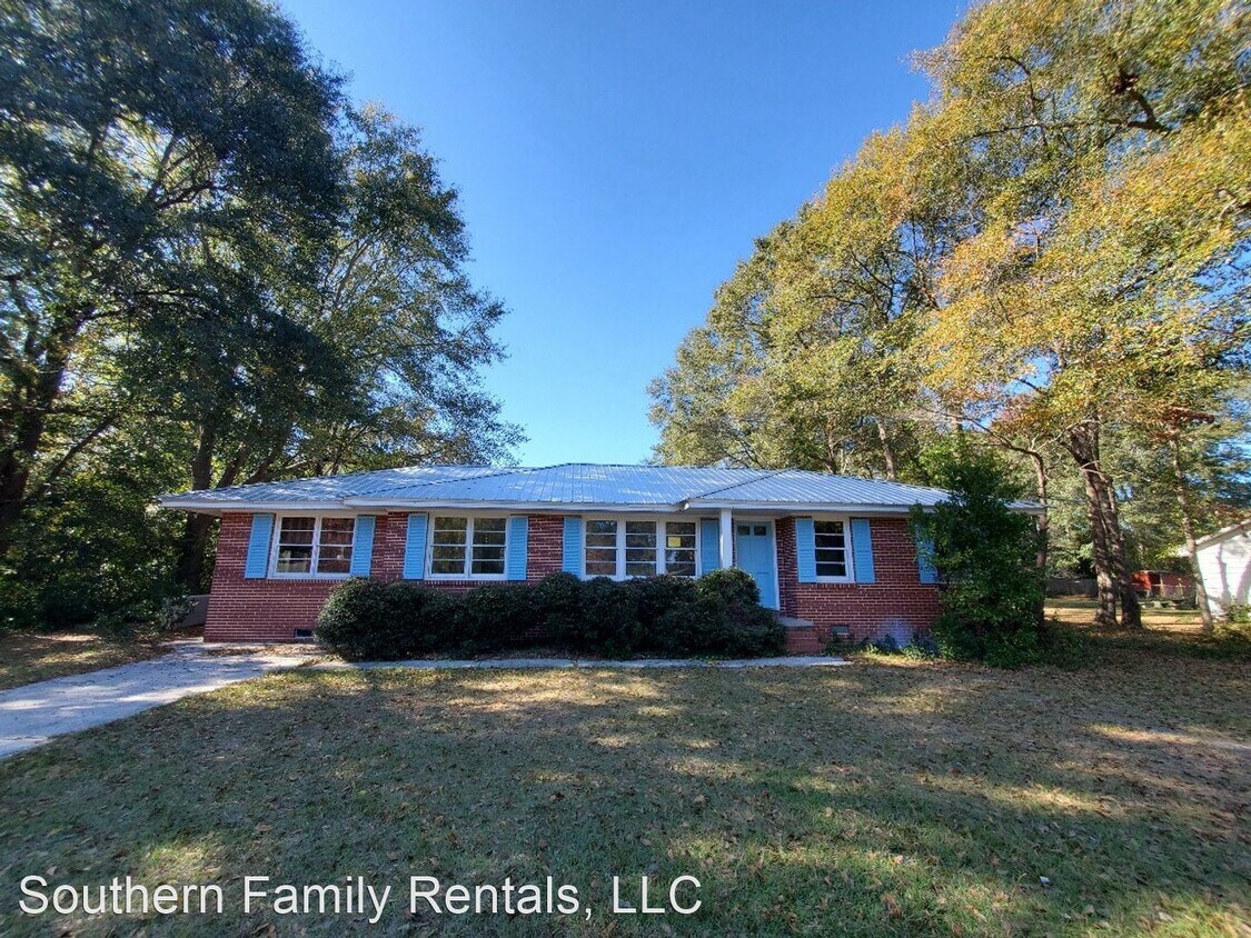 3 Br 2 Bath House 1120 Edgewood Dr House For Rent In Dublin Ga Apartments Com