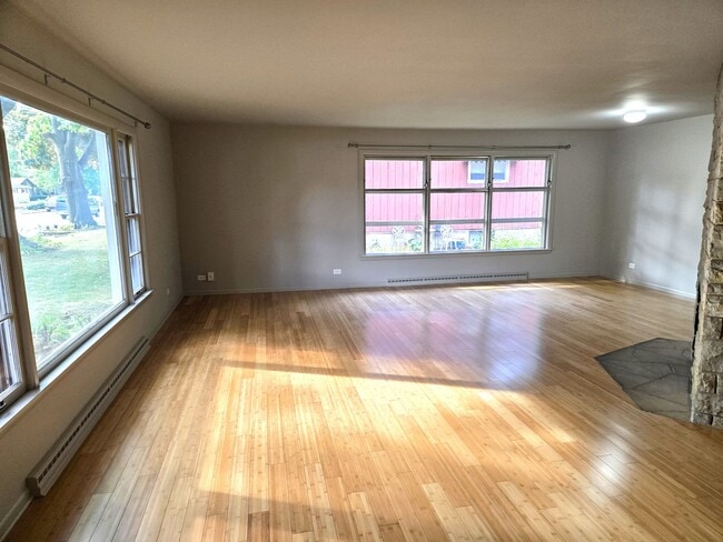 Building Photo - 448 Hubbard Ave