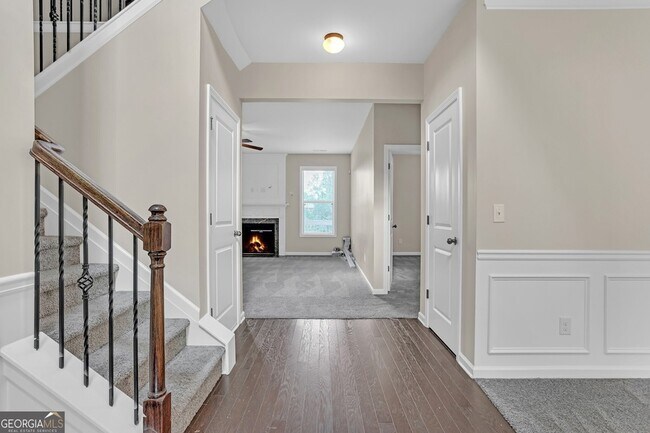 Foto del edificio - 568 Garden View Ct