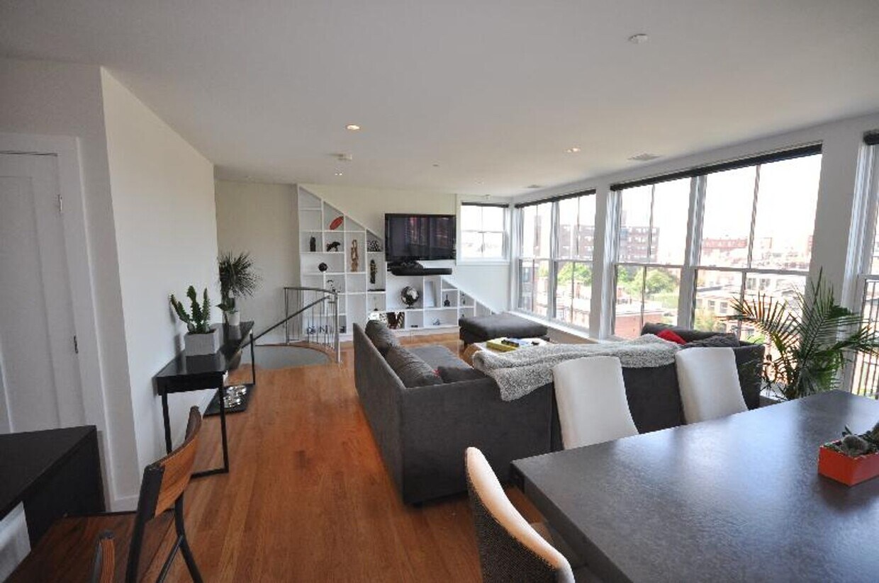 Foto principal - HOT SOUTH END LISTING!!!!!!!