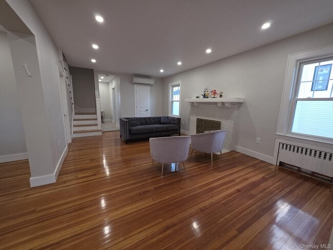 Building Photo - 325 Pacific Ave