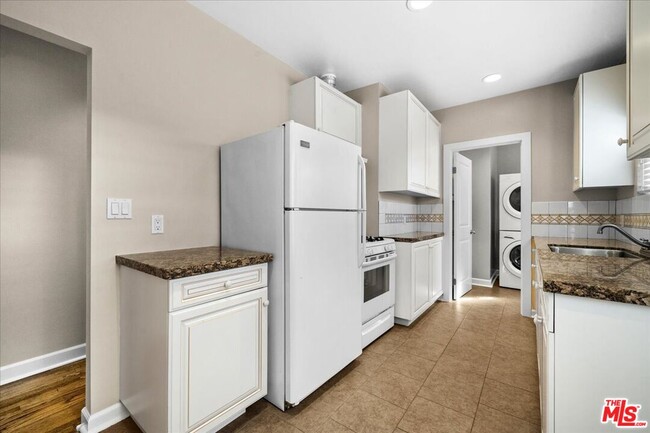 Foto del edificio - 4208 Lafayette Pl