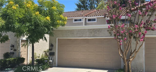 Foto principal - 12718 Oxford Dr