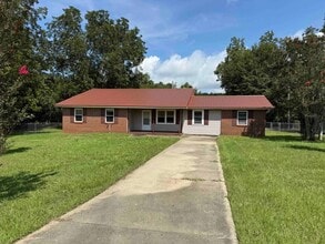 Building Photo - 832 Malvern Rd