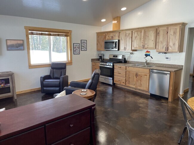Building Photo - 36112 Murray Lane