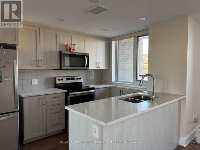 Photo du bâtiment - 518 Rochester St