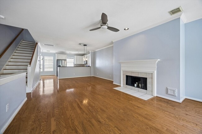 Building Photo - 1026 Van Buren St