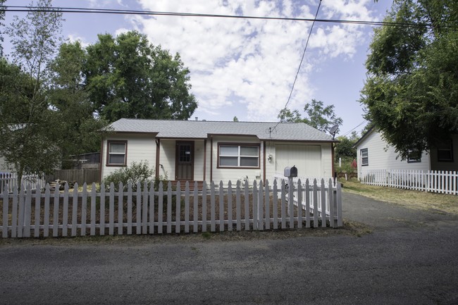 SFD - Holly Heights Village