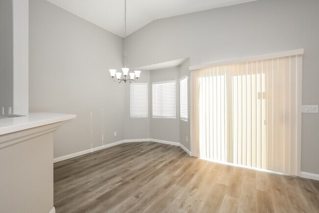 Foto del edificio - 1417 Iris Kelly Ave