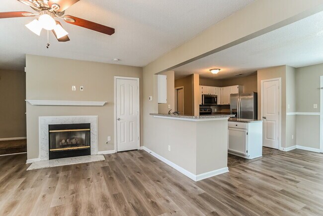 Foto del edificio - 11338 Northwoods Forest Dr