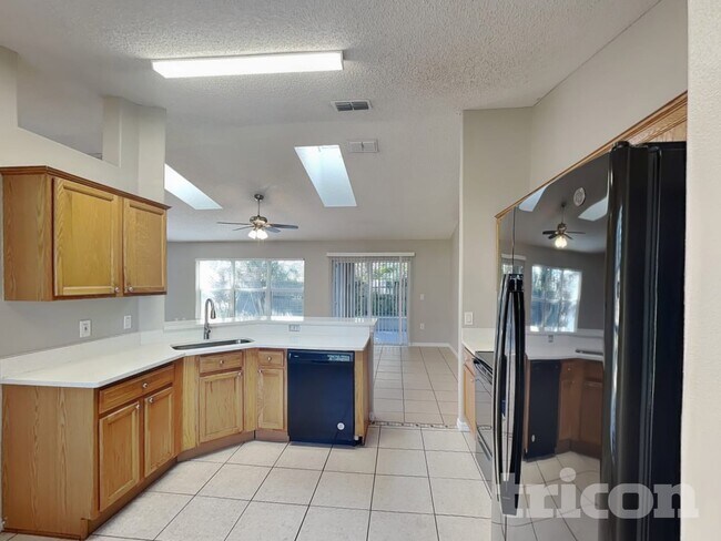 Foto del edificio - 1381 Broken Pine Rd