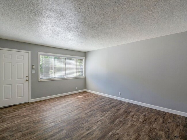 Building Photo - Juniper Garden Apartments