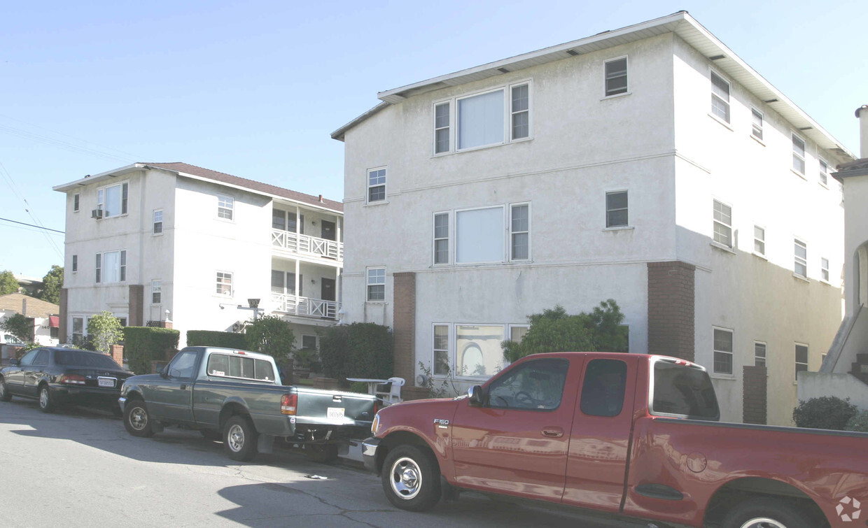 Primary Photo - 130 Roycroft Ave
