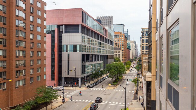 Foto del edificio - 1 E 8th St