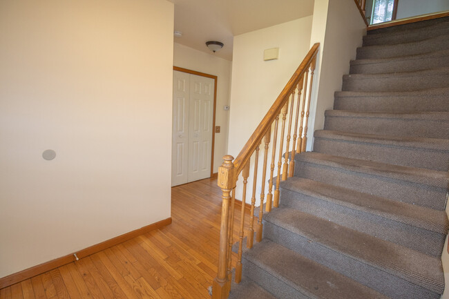Building Photo - 42091 Greenwood Dr