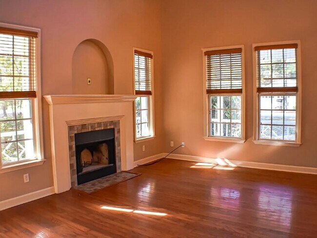 Building Photo - 38 Brickman Way