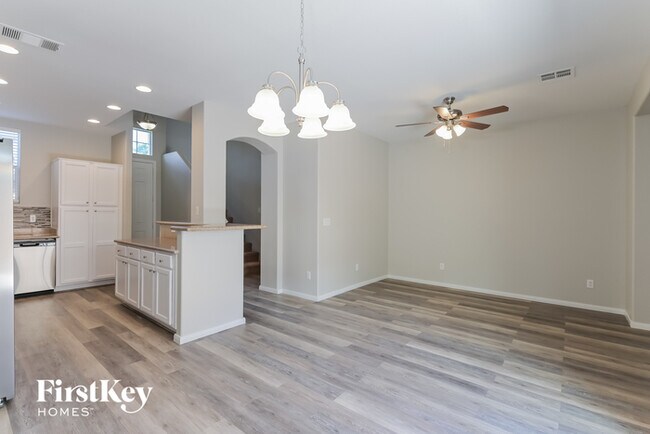 Building Photo - 138 Duxford Ave
