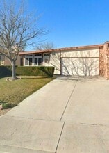 Building Photo - 1805 Southview Cir