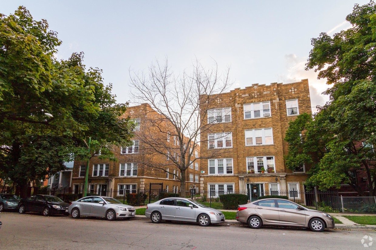Primary Photo - 4424-4432 N Seeley Ave
