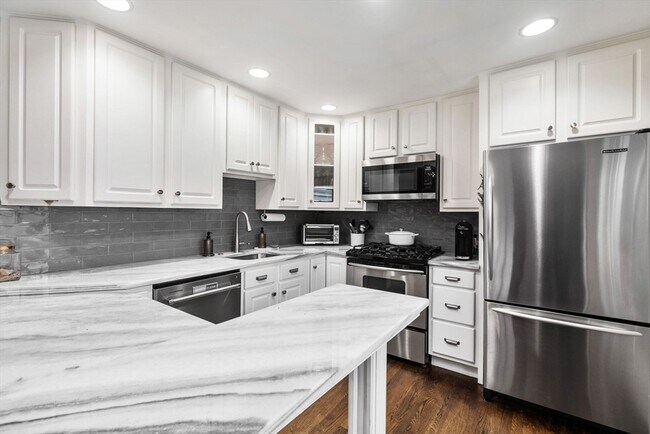 Foto del edificio - 12 Mystic St