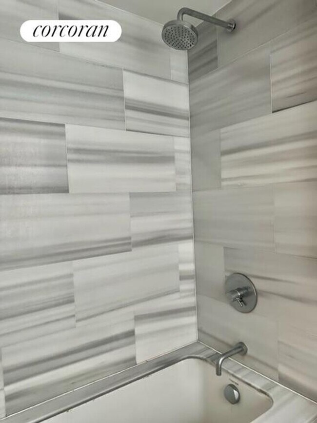 Building Photo - 225 Rector Pl