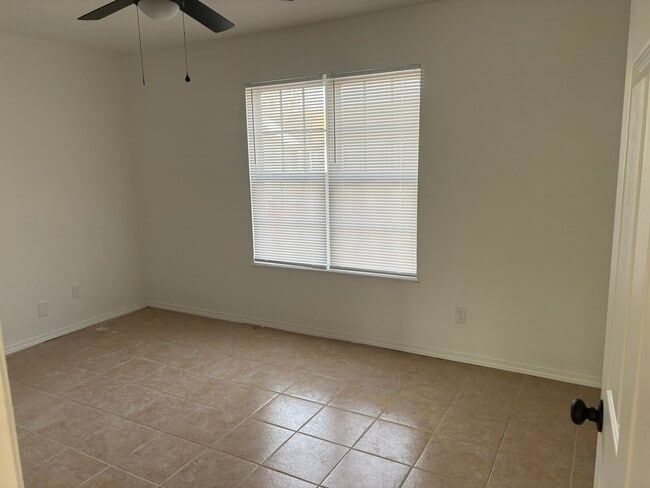 Foto del edificio - 16376 Hamestring Rd