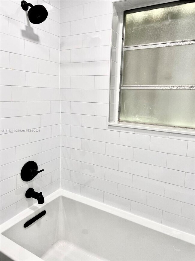 Foto del edificio - 4400 SW 89th Ave