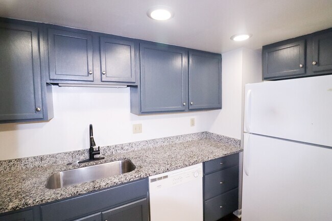 Foto del edificio - 2665 Bellevue Ave
